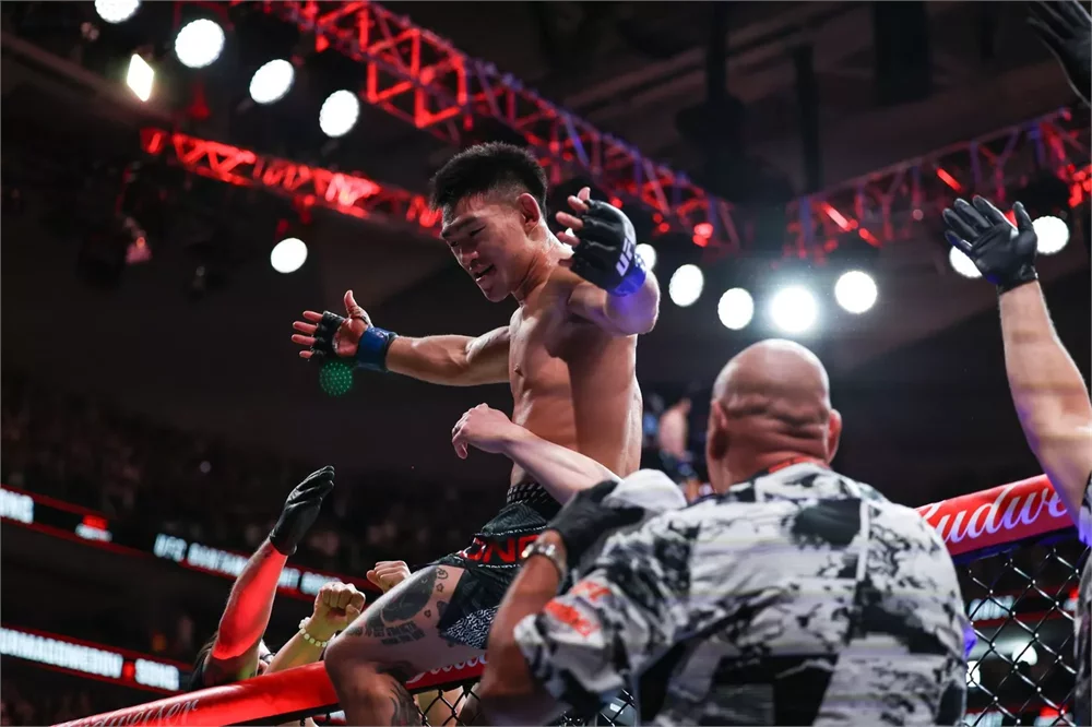 Song zničil favorizovaného Nurmagomedova! Kolegové z UFC žasnou